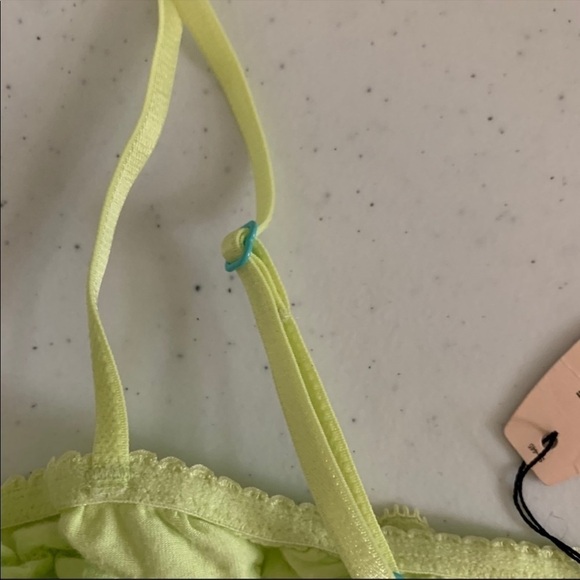 NWT Victoria’s Secret bralette size small - Picture 4 of 7
